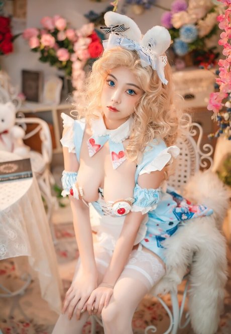 Mizhi mao model nice photo