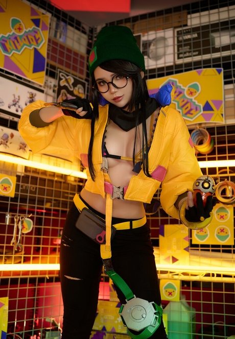 ZinieQ Cosplayer pornstar art photo
