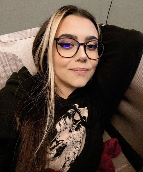 Violet Orlandi xxx model picture