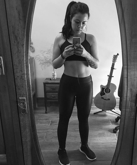 Violet Orlandi free star image