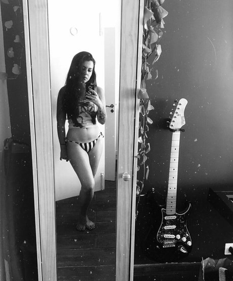 Violet Orlandi pornstar art archive