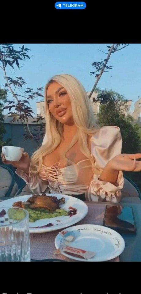 sarahstonnee star sexy picture