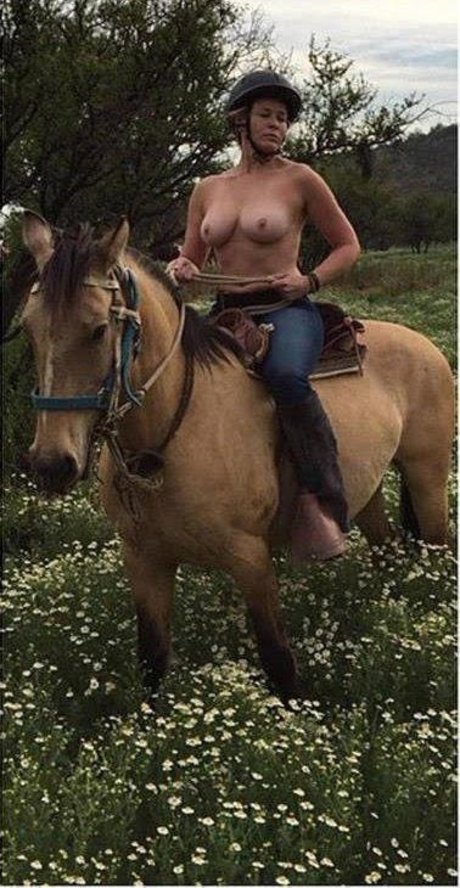 Chelsea Handler exclusive star picture