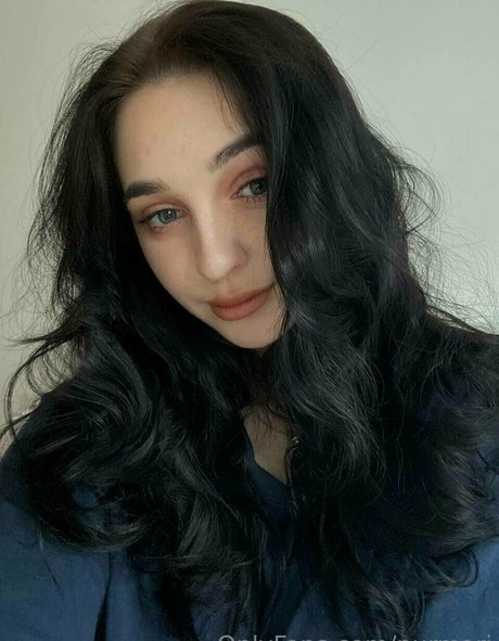 purmari adult model pictures