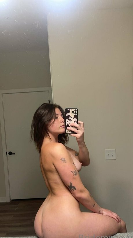 brialora naked star pic