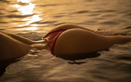 Natalie Jayne Roser nude model archive