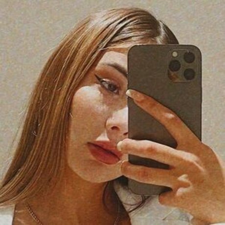 Mila Bernal adult model pics