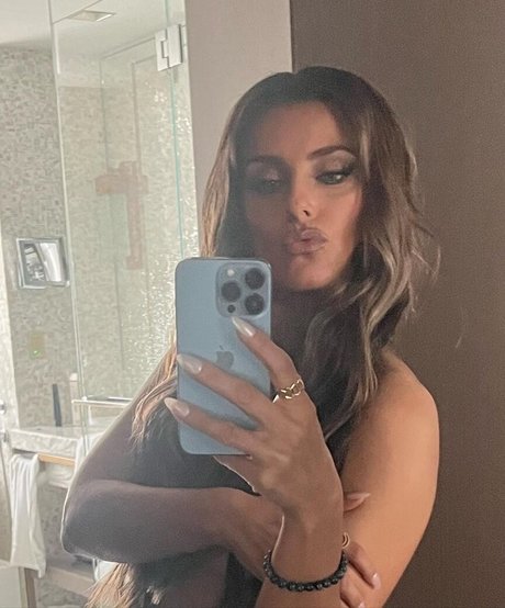 Nelly Furtado pornstar pretty pic