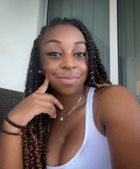 JazzyGuns free actress img