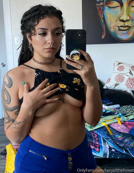 lunamorgantv art model picture