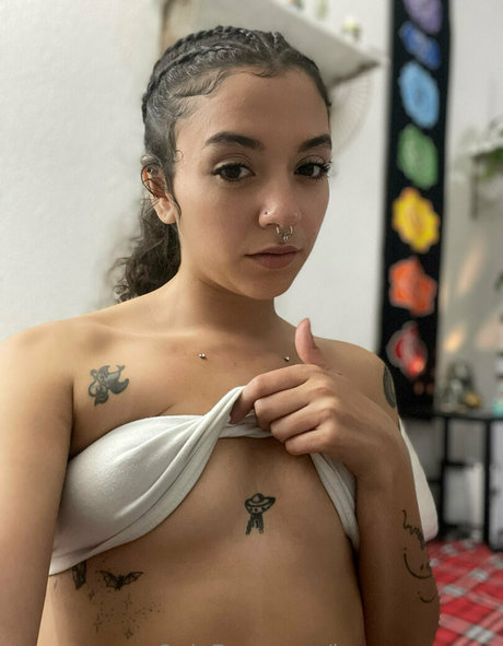 lunamorgantv star sexy pictures