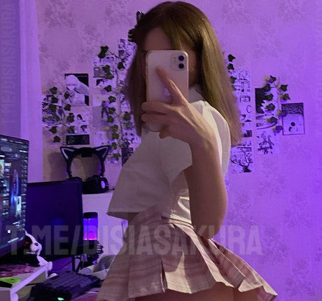 disi asakura model nudes pictures