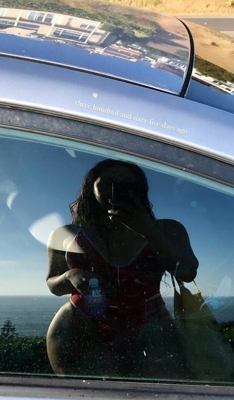 Dajinism erotic model pic