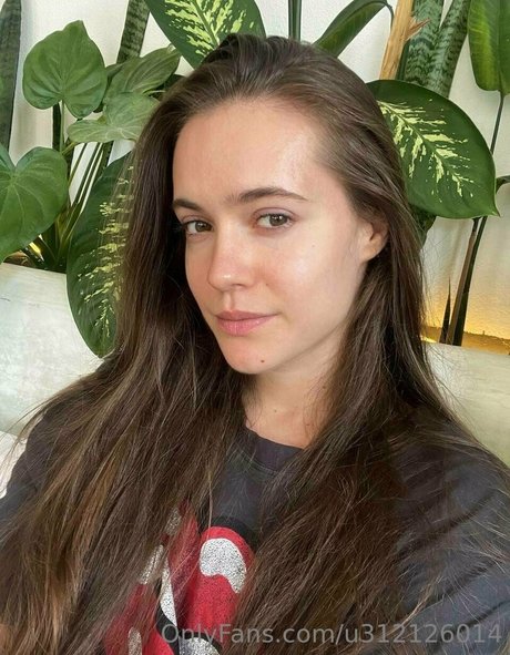 meridianaua model nice picture