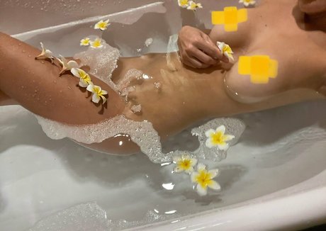 julia graff free Profile pic