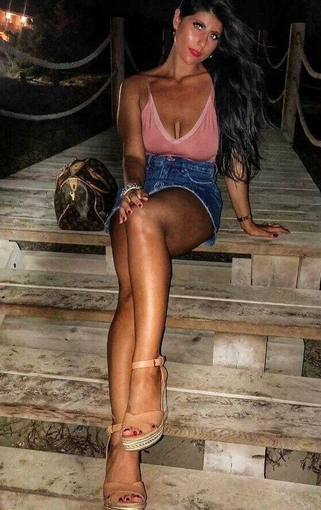 Valentina De Nucci sexy actress pic