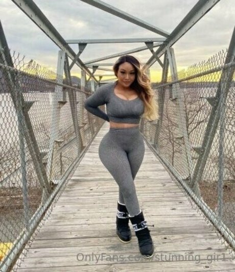 stunning gir1 top star picture