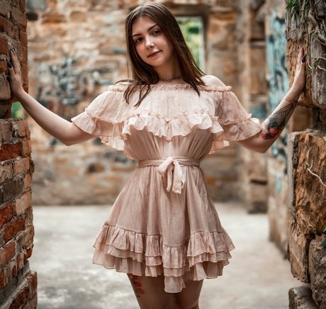 aliselis pornstar beautiful photo