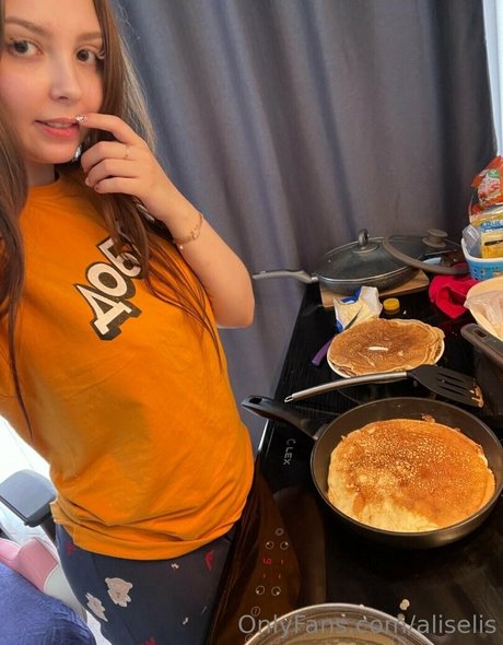 aliselis star naked image