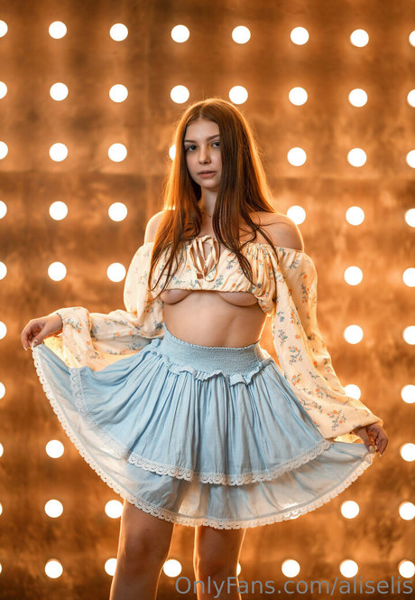 aliselis model high quality pic