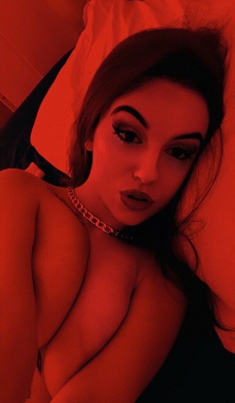 Abisssh nude star img