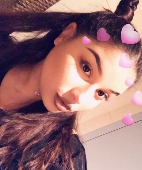 Ilianna perfect actress pictures