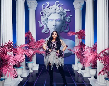 Ilianna hd actress img