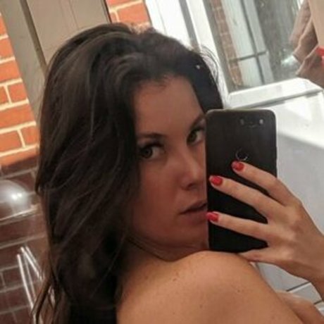 Simmands porn star images