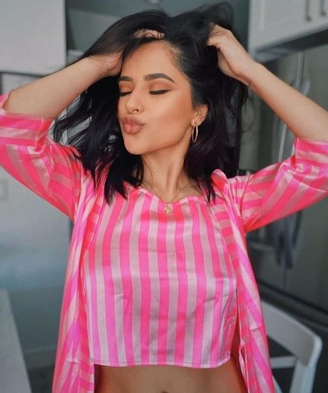 Becky G nudes actress image
