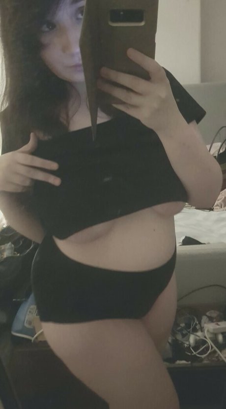 MCSmallyy pornographic actress picture