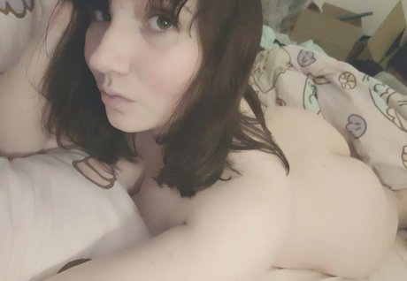 MCSmallyy model high quality images