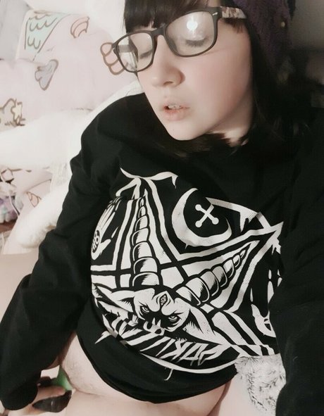 MCSmallyy best model pic