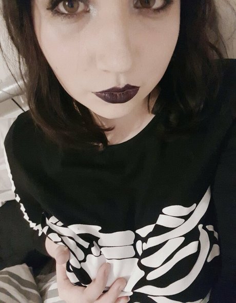 MCSmallyy erotic model photos