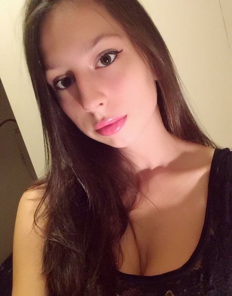 Letizia Ceresa nude model img