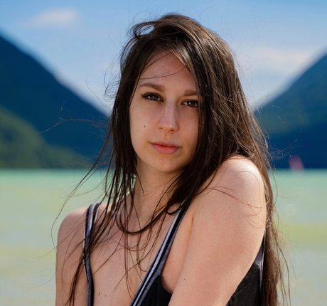 Letizia Ceresa star free pictures