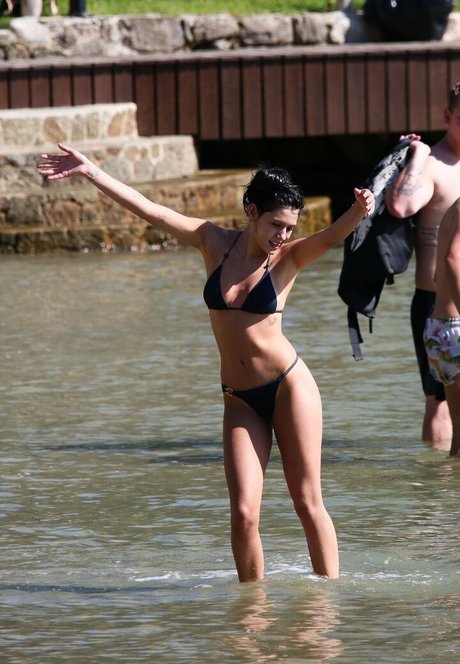 Ana Castela star photos