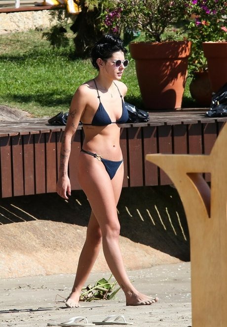 Ana Castela best actress images