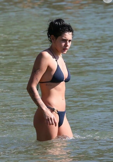 Ana Castela naked star pictures