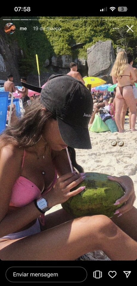 Julia Carneiro nice star pic