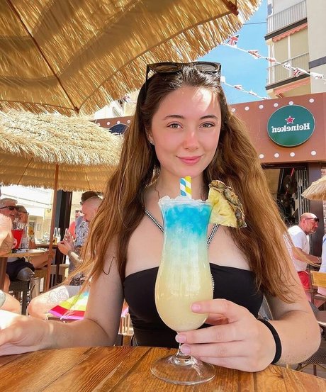 Little BabeVIP art actress gallery