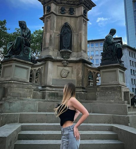 lisa straube pornstar naked pictures