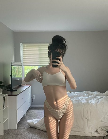 hiravenrose model perfect pic