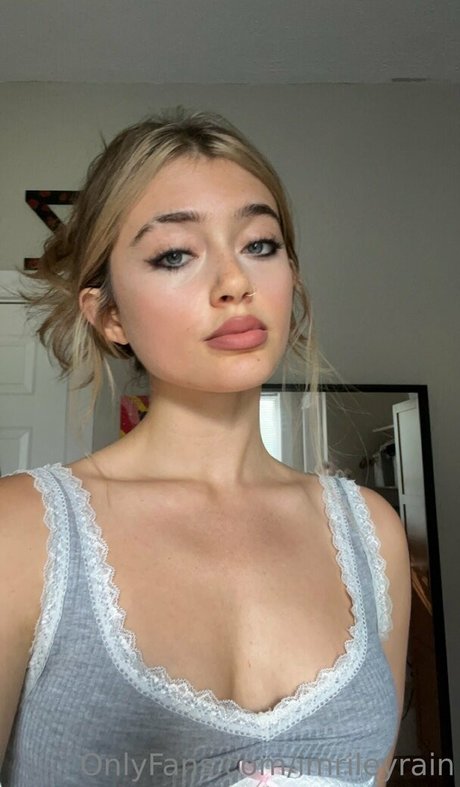 imrileyrain beautiful actress pic