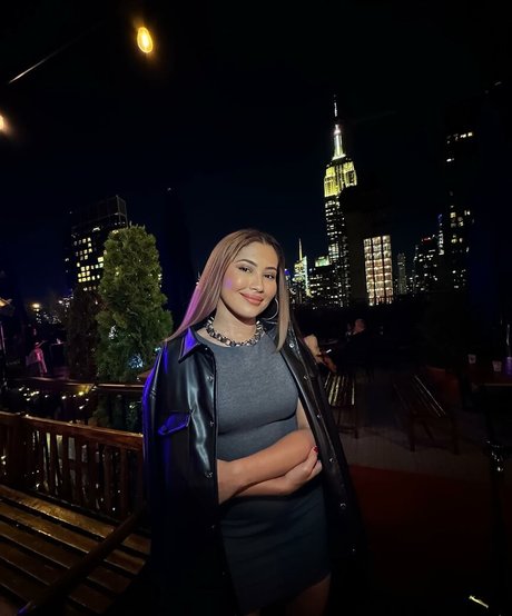 Thaynara OG erotic star picture