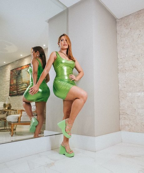 Thaynara OG sexy model pictures