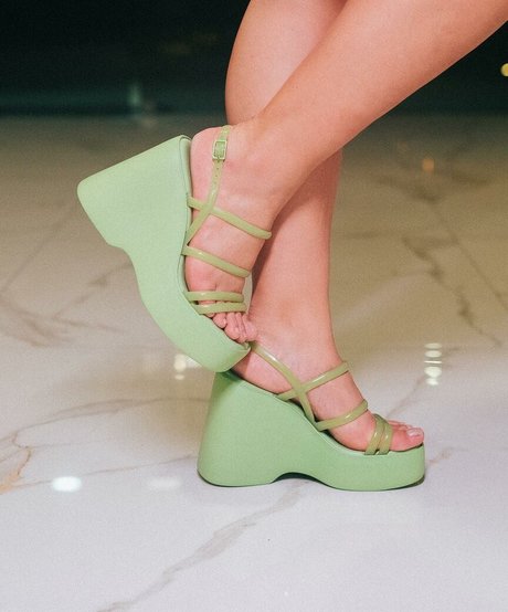 Thaynara OG nudes actress images