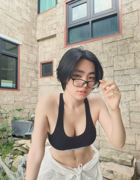 Poon Wrunya erotic pornstar pic