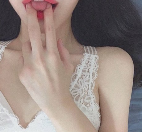 lolbratnyeo model high quality photos