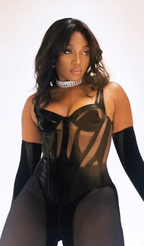 Iza Cantora pornstar hot pics