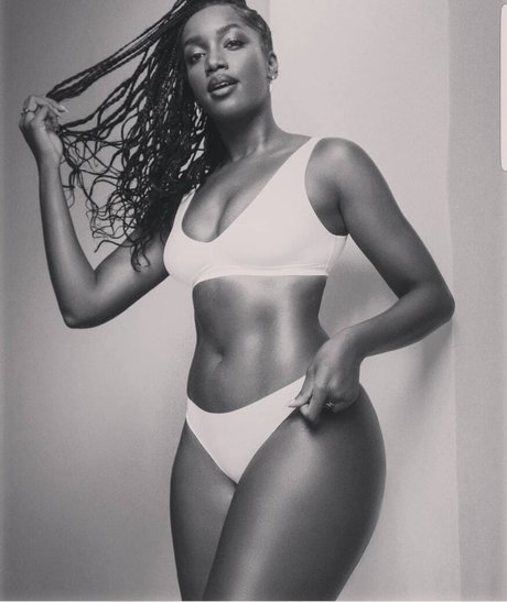 Iza Cantora star adult pic